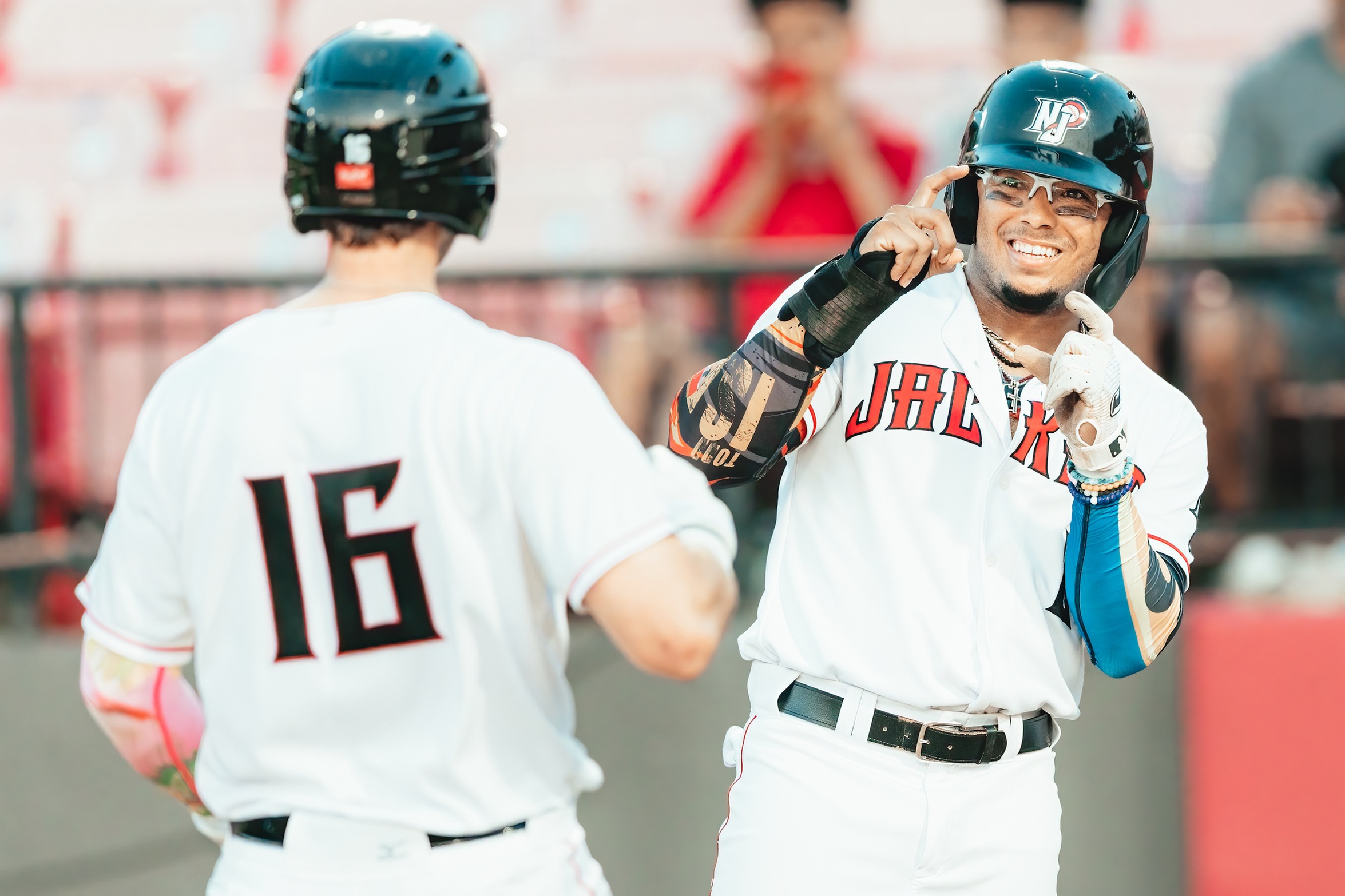 The New Jersey Jackals walk-off against the Slammers avoiding a sweep. They end a five-game losing streak and win their first game at home.