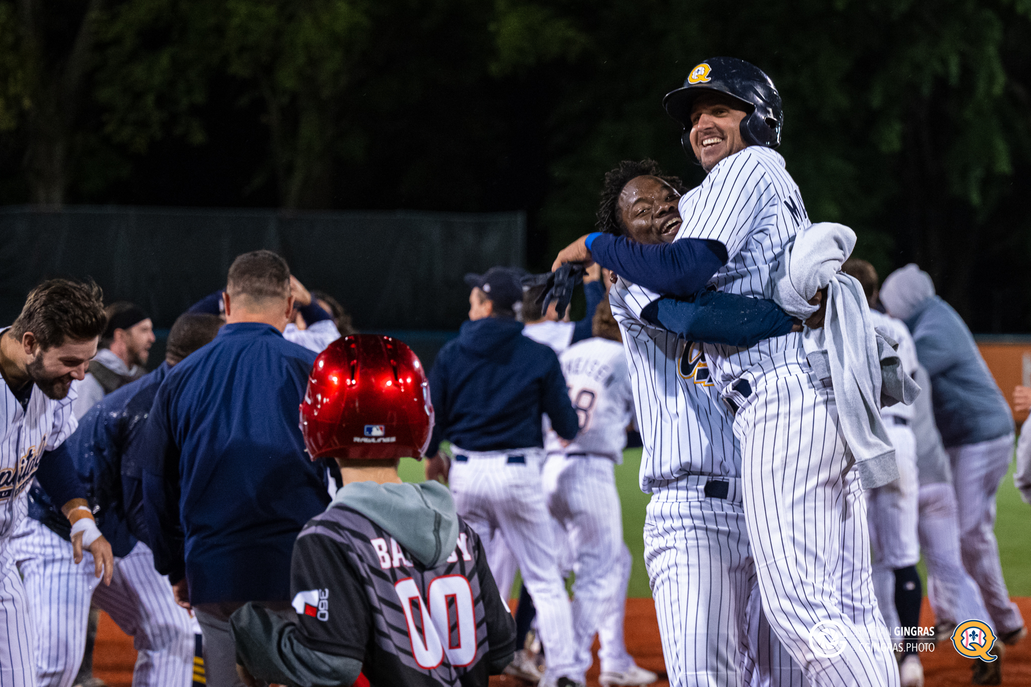CAPITALES WALK-OFF BOOMERS TO TAKE GAME 3