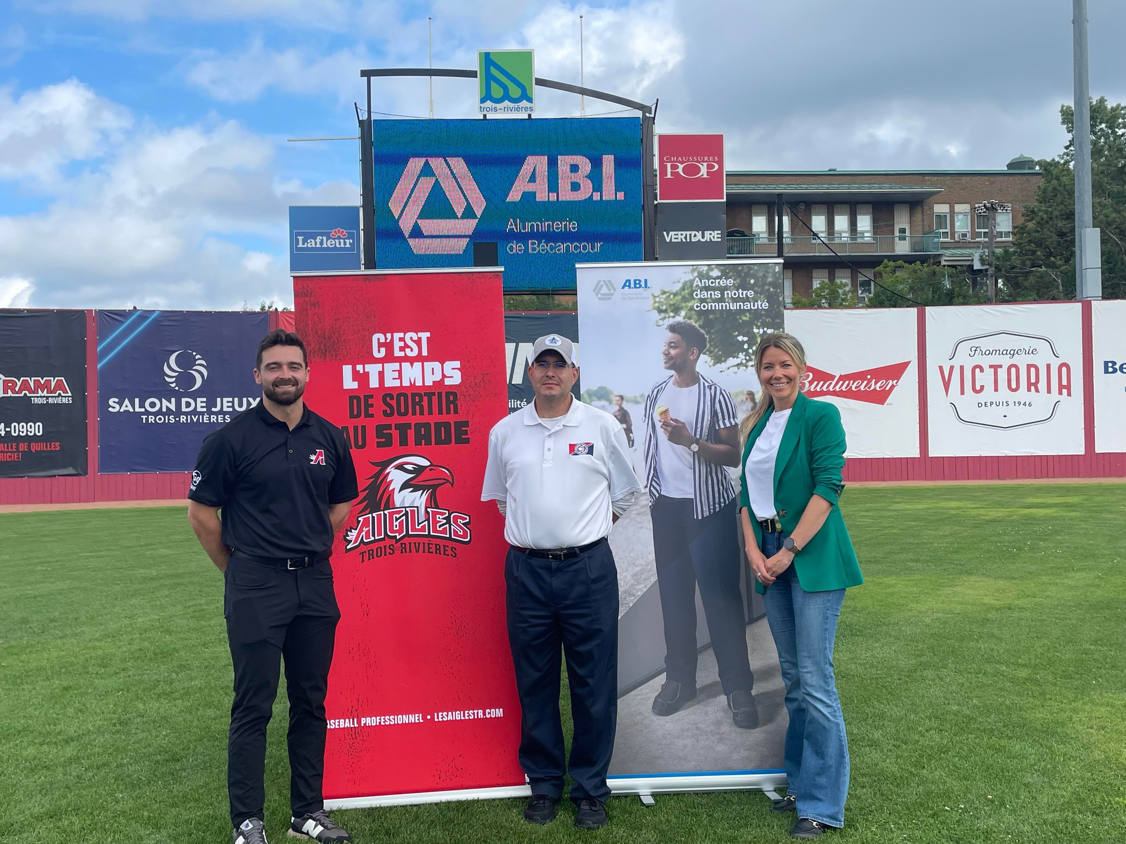 THE AIGLES AND THE BECANCOUR SMELTER PARTNER TO BENEFIT WOMEN'S BASEBALL
